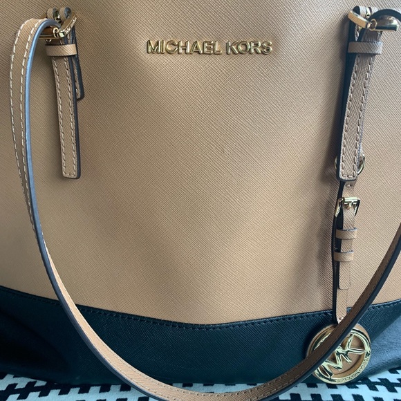 Michael Kors Handbags - Michael Kors Tote